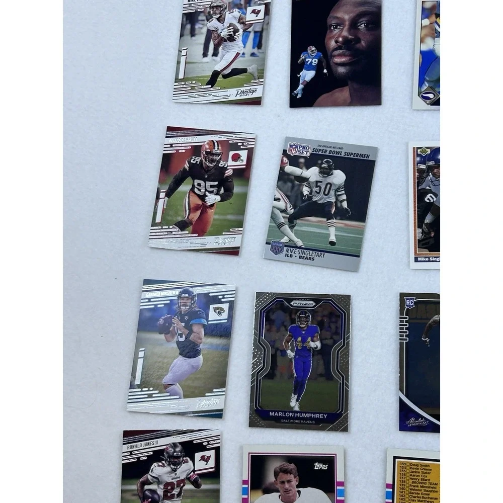 🔥NFL HUGE VALUE LOT ROOKIES SILVER COLOR RE etc.  600‎ Cards🔥 80's90's And 00